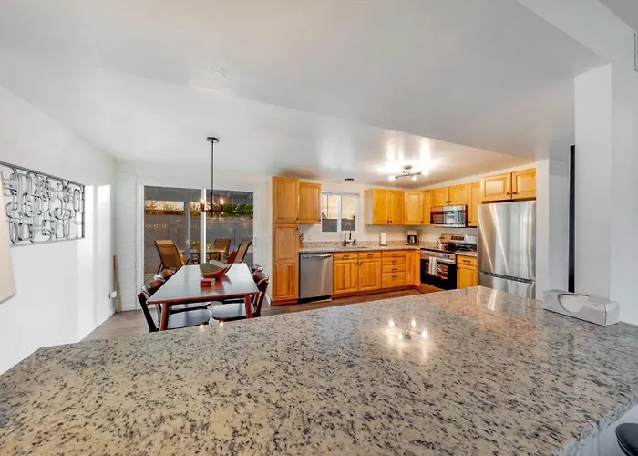 Pool, Davis Monthan Afb, 4 Bedroom 2 Ba, Renovated Holiday home