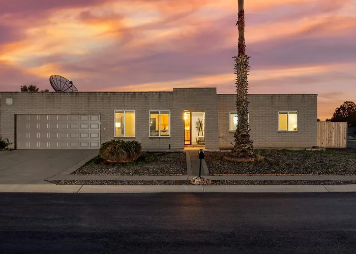 Holiday home Pool, Davis Monthan Afb, 4 Bedroom 2 Ba, Renovated *