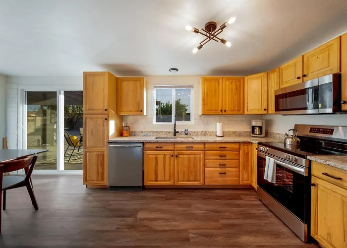 Pool, Davis Monthan Afb, 4 Bedroom 2 Ba, Renovated Holiday home
